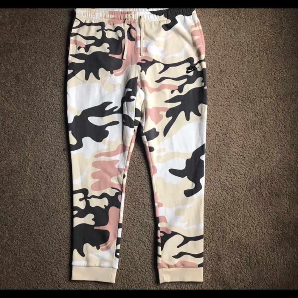 Nike Camo Sweatpants